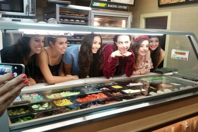 Bild: Cimorelli zu Gast bei Subway in Hessen