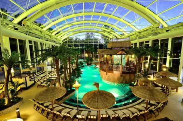 Bild: Lichtkonzept für Eurotherme Bad Schallerbach: Leuchtende Stimmungsbilder inszenieren Tropicana