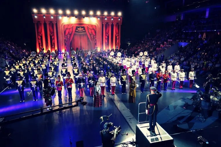 Deutschland Tattoo - Royal Music Show begrüßt Lieutenant Colonel Craig Hallatt Bild: Deutschland Tattoo - Royal Music Show begrüßt Lieutenant Colonel Craig Hallatt
