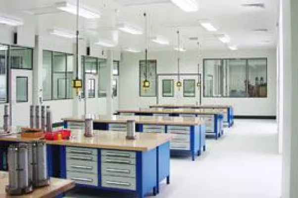 Bild: Der Sauberraum: steigende Qualitätsanforderungen erfordern ein Umdenken im Bereich der Produktsauberkeit