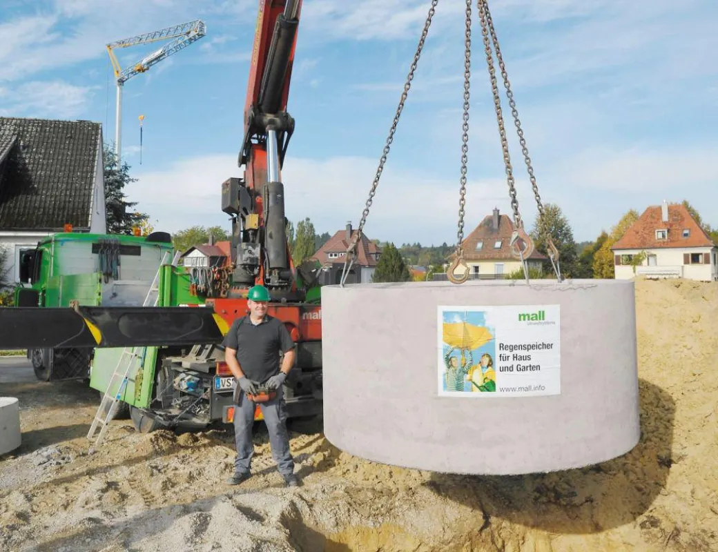 Die Wasserqualität ist aufgrund der dunklen und kühlen Lagerung in der Betonzisterne sehr gut.