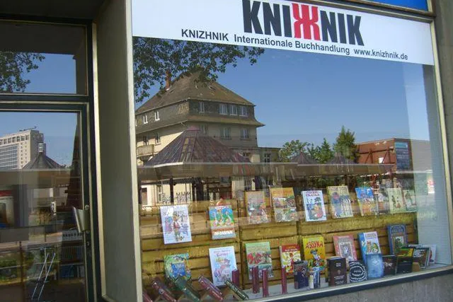 KNIZHNIK – eine neue internationale Buchhandlung in Frankfurt (Russisch, Deutsch, Englisch und Ukrainisch) Bild: KNIZHNIK – eine neue internationale Buchhandlung in Frankfurt (Russisch, Deutsch, Englisch und Ukrainisch)