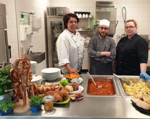 Neuer Kantinenbetreiber für Dachser: Rebional kocht frisch und lecker in Bio-Qualität Bild: Neuer Kantinenbetreiber für Dachser: Rebional kocht frisch und lecker in Bio-Qualität