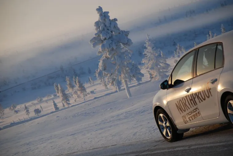 Bild: Nokian WR ist der Testsieger 2014 mit der Bestnote „sehr empfehlenswert“ im Winterreifen-Test von ACE und GTÜ