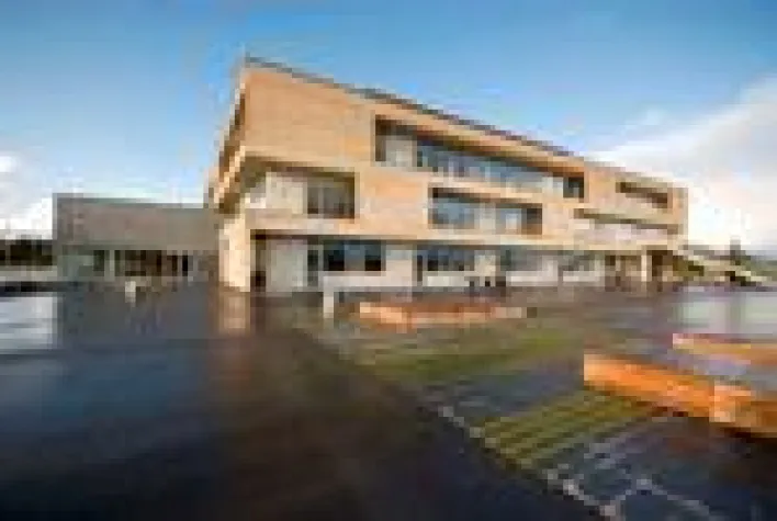 Lernen für morgen in Schulhäusern der Zukunft Bild: Lernen für morgen in Schulhäusern der Zukunft