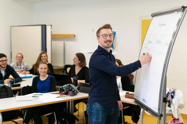 Bild: Neuer Bachelor-Studiengang Management Pflege und Gesundheit an der Frankfurt UAS