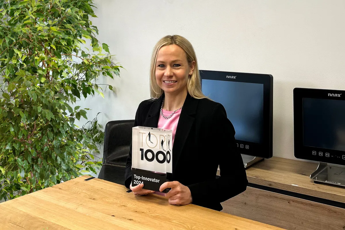 Verena Schechner freut sich über die Auszeichnung als TOP 100-Innovator 2024 (© noax Technologies AG)