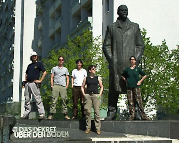 Klischees, vergessene Brigaden und lächeln bitte! - Jury kürt gesellschaftskritischen Film Bild: Klischees, vergessene Brigaden und lächeln bitte! - Jury kürt gesellschaftskritischen Film