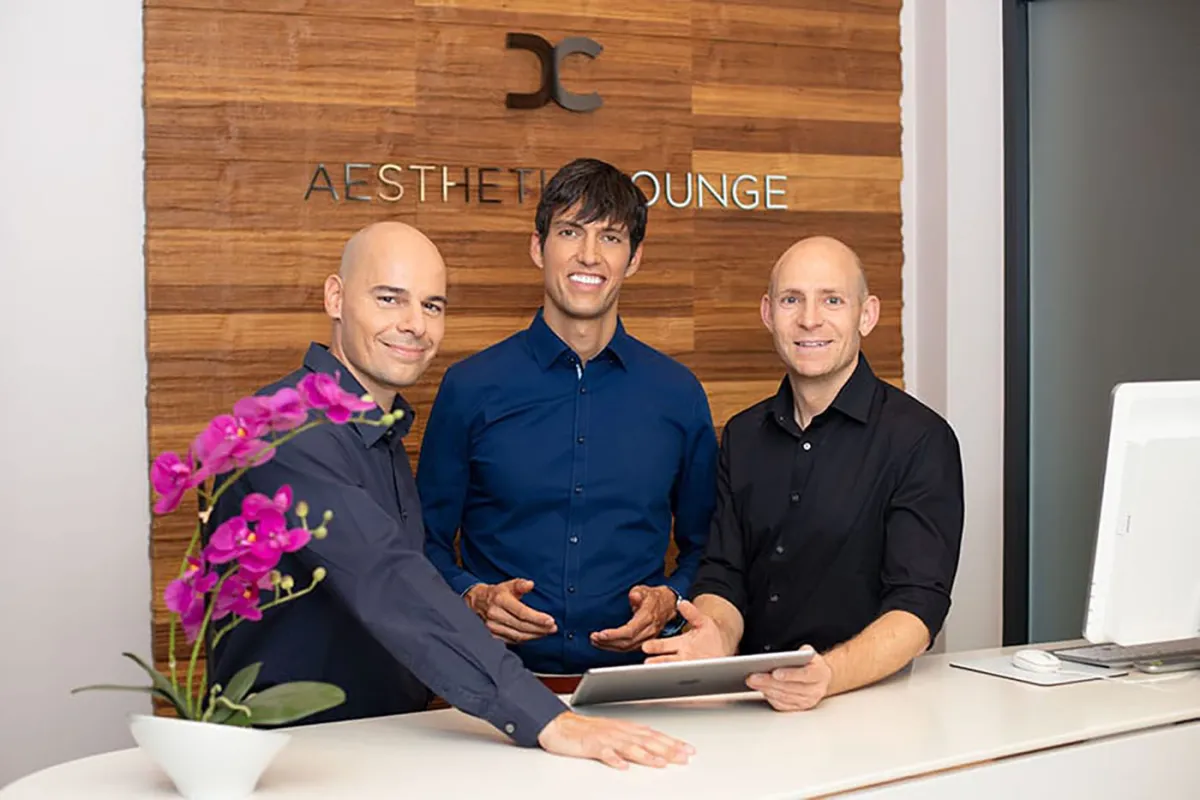 Dr. Hiller, Dr. Daroczi, Dr. Dr. Dorow in der Dorow Clinic (© MVZ Dr. DR. Dorow GmbH)