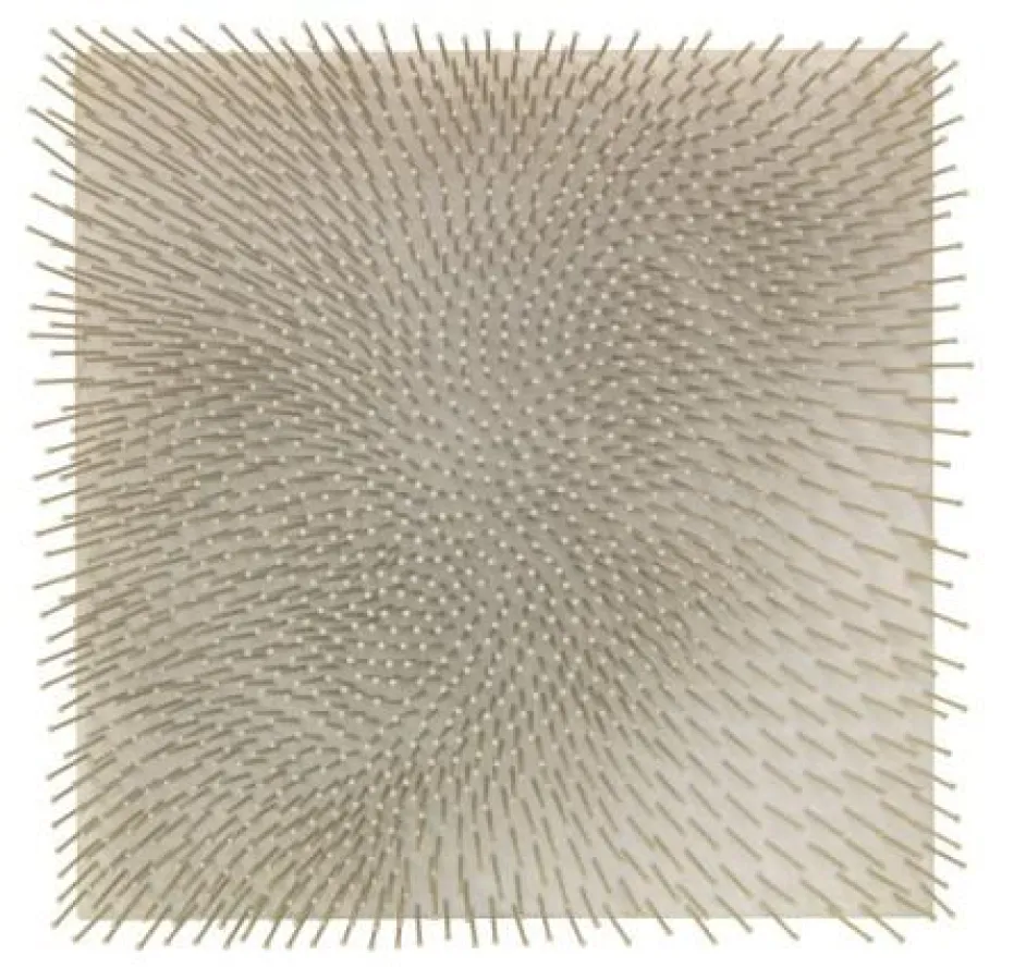 Günther Uecker, Weißes Feld. Objekt, 1965, 60,5 x 60,5 x 9 cm. Schätzpreis: EUR 200.000-300.000