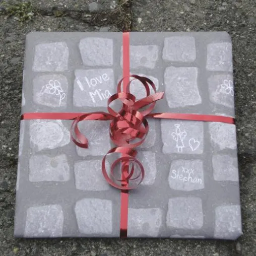 Bild: "pluddel dir dein Geschenkpapier" - Zu Valentin online Geschenkpapier selber machen