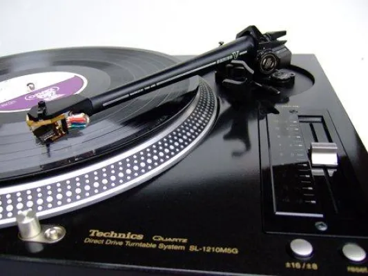 Bild: Die frankfurter hörgesellschaft auf dem Analog Forum