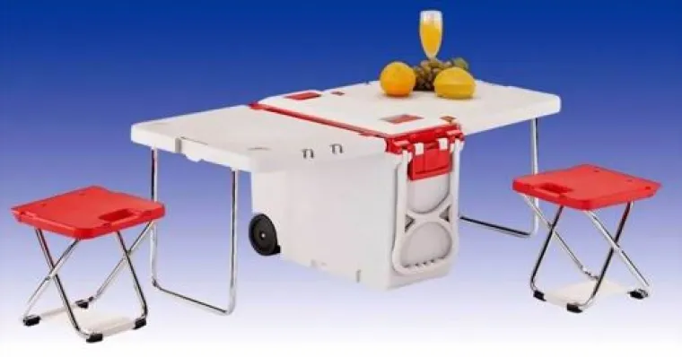 Weltneuheit WingCooler: Kühlbox mit eingebautem Picknick-Tisch und 2 Sitzen Bild: Weltneuheit WingCooler: Kühlbox mit eingebautem Picknick-Tisch und 2 Sitzen