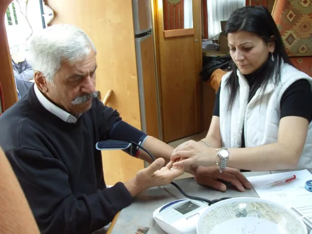 Bild: Diabetes unter Migranten häufiger verbreitet - Gesundheitsmobil als Einstieg in die gesundheitliche Aufklärung
