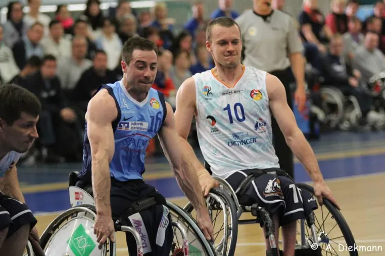 Bild: Design meets Performance - Erste Kollektion mit optimierter Kleidung für Rollstuhl-Basketballer umgesetzt