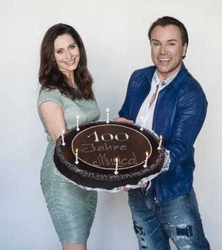 Uwe Kröger und Pia Douwes zum 50. Geburtstag auf großer Jubiläums-Tournee Bild: Uwe Kröger und Pia Douwes zum 50. Geburtstag auf großer Jubiläums-Tournee