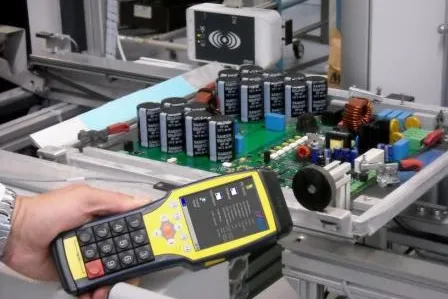 Bild: RFID Transportsteuerung: Intelligente Lötrahmensteuerung bei der Bestückung von Platinen