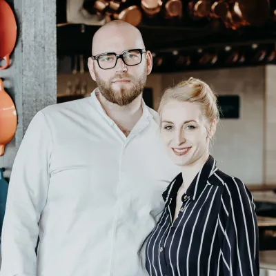 Bild: Thomas Imbusch erkocht in Hamburg den 2. Stern in Deutschlands vielseitigstem Restaurant   