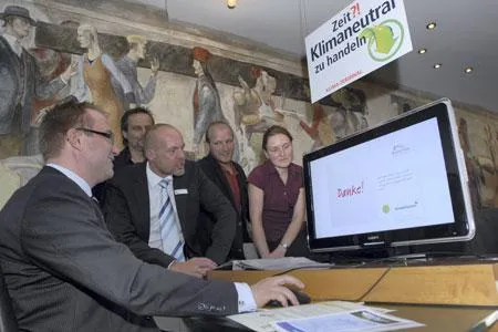 Bild: Einchecken in die Zukunft - Ein Aufenthalt im Bio-Seehotel Zeulenroda beginnt am Klimaterminal