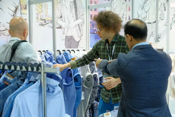 Bild: Asiatische Bekleidungsindustrie präsentiert Kollektionen für 2024/2025 in Berlin
