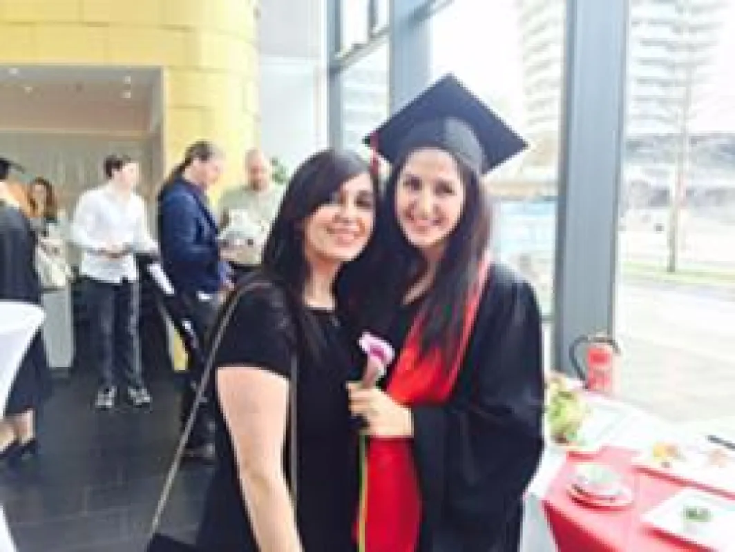 Maryam Parvari mit Tochter