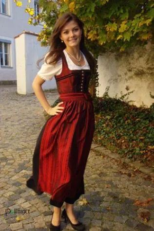 Bild: Oberpfälzer Dirndl neu aufgelegt