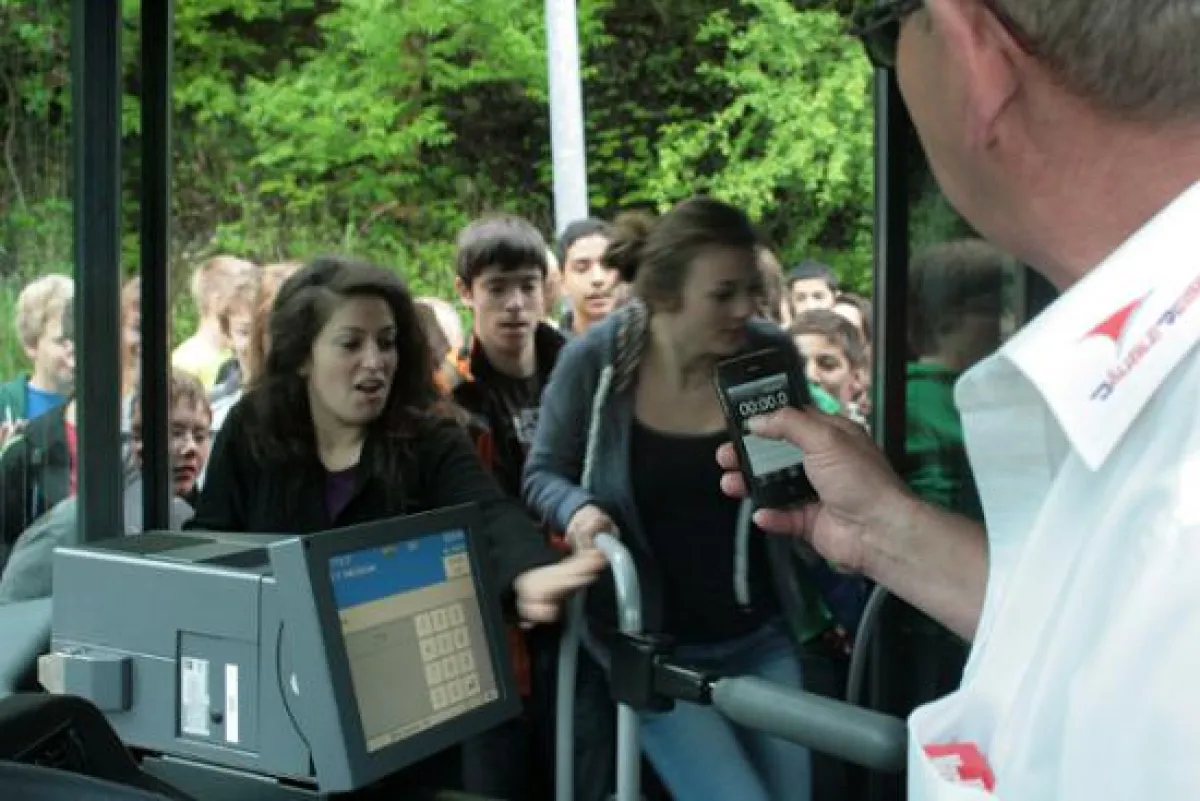 Mit Stoppuhr getestet: Gedrängelt dauert es mehr als doppelt solange!