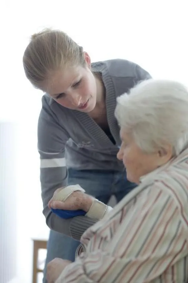 In der Altenhilfe werden Fachkräfte gesucht: In Mülheim eröffnetet ein neues Fachseminar