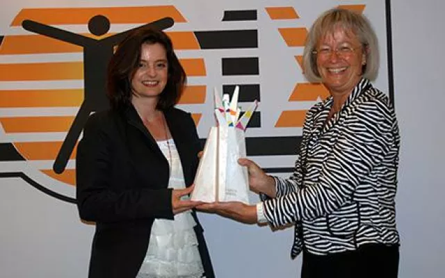 Bild: Ausgezeichnete Gesundheitskommunikation. R+V BKK gewinnt Health Media Award 2013.