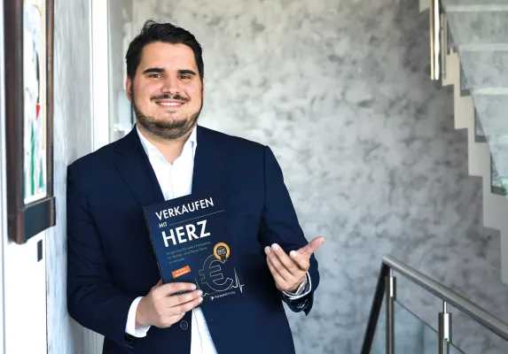 Bild: "Verkaufen mit Herz": Autor Tobias Epple auf Platz 3 beim Publikumspreis Tiger Award in Düsseldorf