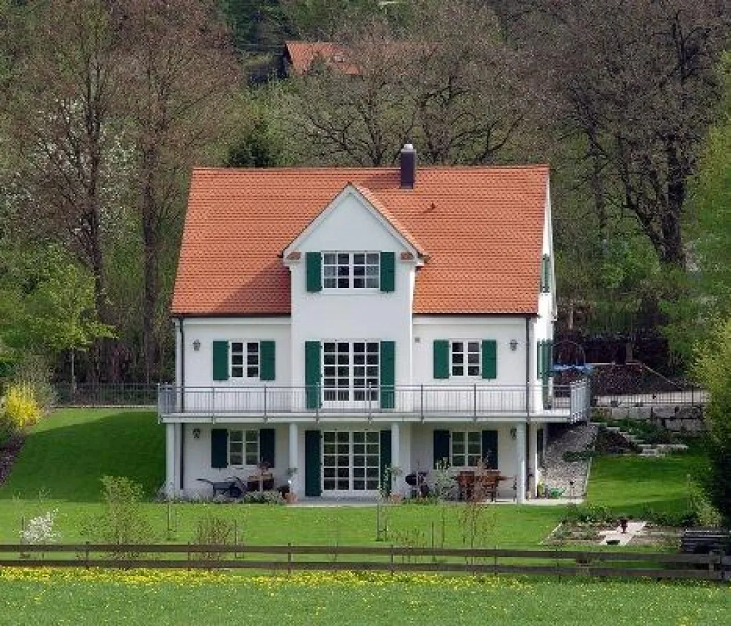 Ein Haus ist nachhaltig, wenn es über seinen gesamten Lebenszyklus vier Faktoren miteinander in Einklang bringt. Bild: tdx/IBU