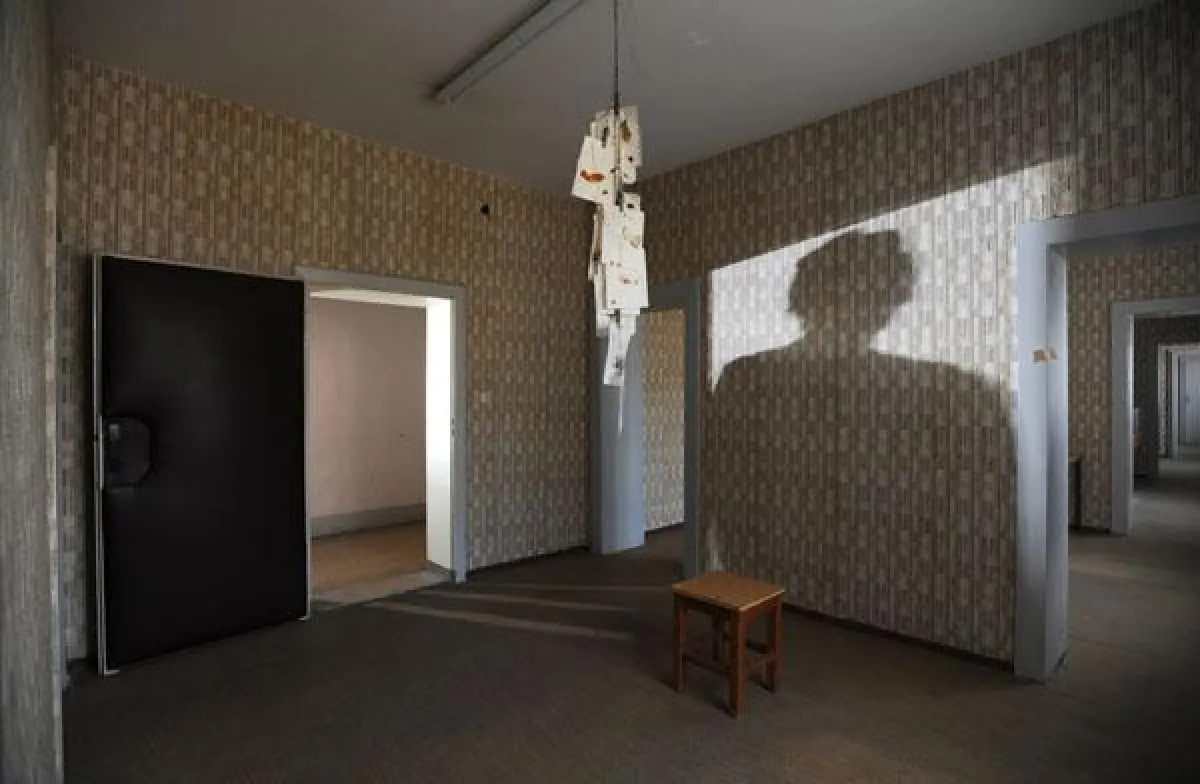 Gvoon 2000 inhaftierte Zeichnungen Gedenkstätte Berlin-Hohenschönhausen