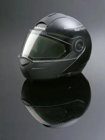 Bild: Erster CNT-Motorradhelm der Schuberth GmbH