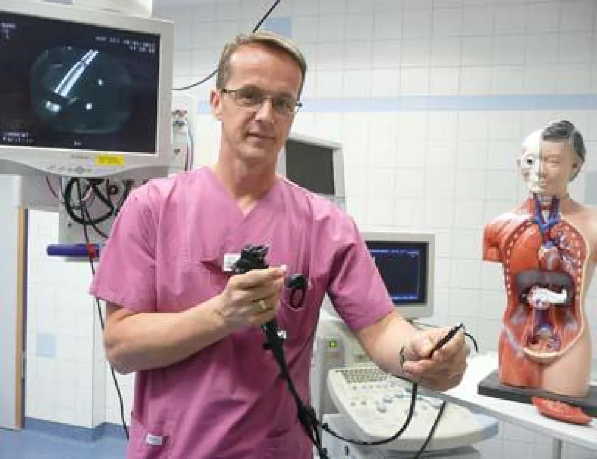 Dr. Marc Spielmanns präsentiert den neuen Endobronchialen Ultraschall.