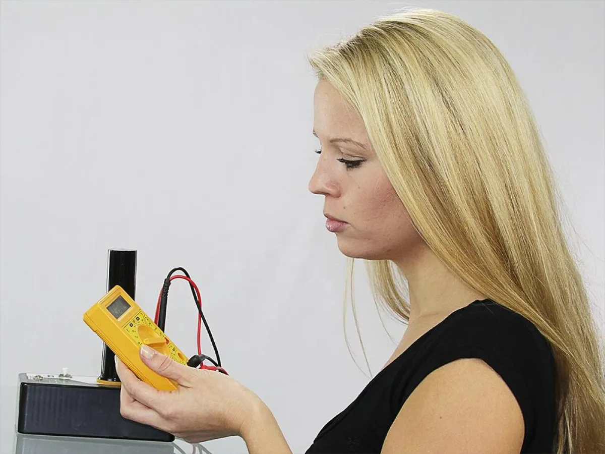 Ein kleines Gerät macht die Auswertung von Wassertests zur präzisen Analyse