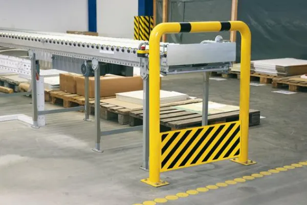 TÜV-geprüfte Rammschutzserie um neue Stahl-Schutzbügel erweitert Bild: TÜV-geprüfte Rammschutzserie um neue Stahl-Schutzbügel erweitert