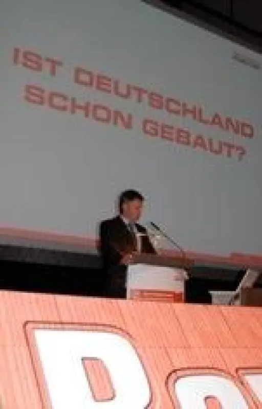 Johannes Edmüller forderte Bayerns Innenminister Herrmann auf, den Wohnungsbau in Deutschland wieder in Gang zu bringen.