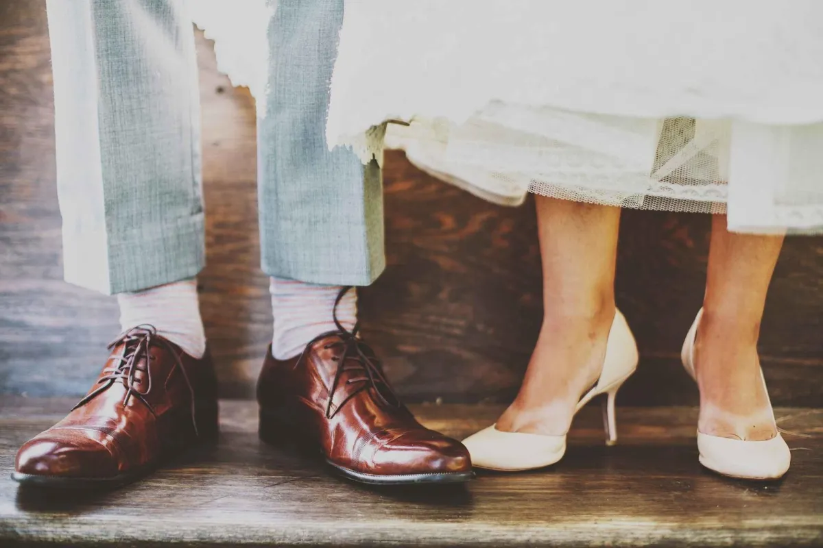 Herren- und Damenschuhe in großen Größen bei schuhplus