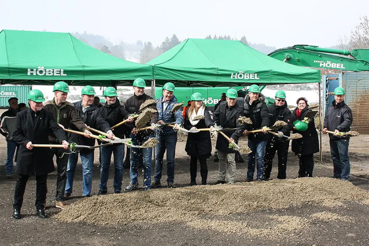 Spatenstich zum neuen Baugebiet in Apfeltrang (Höbel GmbH)