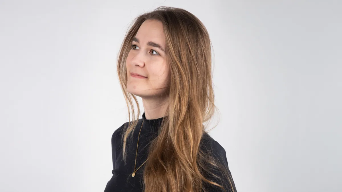 Laura Ullmann, Design Director der Peter Schmidt Group, juriert beim D&AD 2025. (© Peter Schmidt Group)