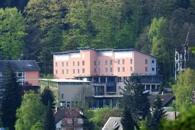 Bild: Vertrauenskrise im Schlepptau - Tagungen der Evangelischen Akademie regen zu "Meinungs-Bildungs-Prozessen" an