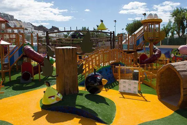 Bild: Rovio und Holiday Club Resorts eröffnen den bisher größten Outdoor Angry Birds Activity Park