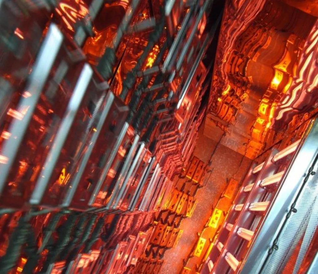 Infrarot-Strahler trocknen Lackierung in Metalloptik