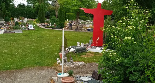 Bild: Der Tierfriedhof München bei Hallbergmoos geht in das 24te Jahr ! 