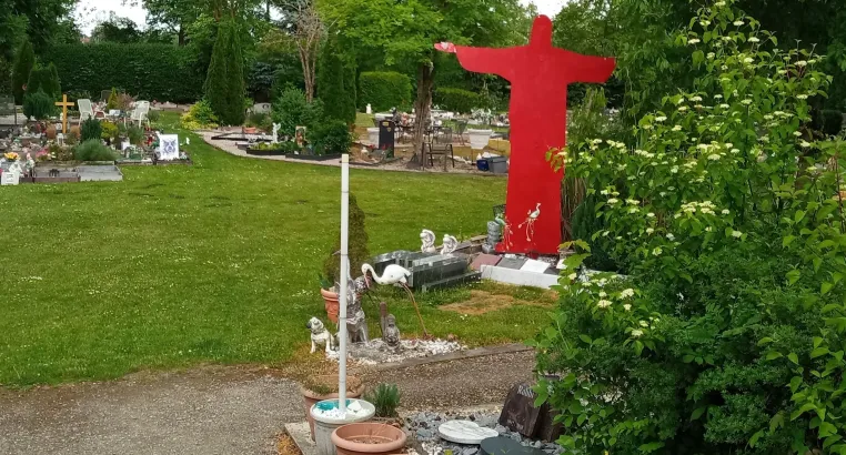 Bild: Der Tierfriedhof München bei Hallbergmoos geht in das 24te Jahr ! 