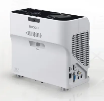 Ricoh präsentiert neue Ultra-Kurzdistanz-Projektoren Bild: Ricoh präsentiert neue Ultra-Kurzdistanz-Projektoren