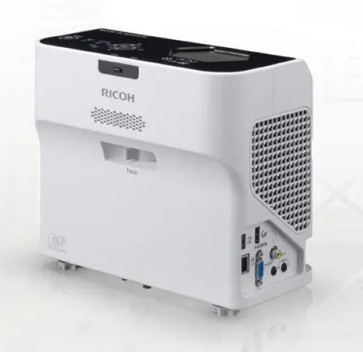 Ricoh präsentiert neue Ultra-Kurzdistanz-Projektoren Bild: Ricoh präsentiert neue Ultra-Kurzdistanz-Projektoren