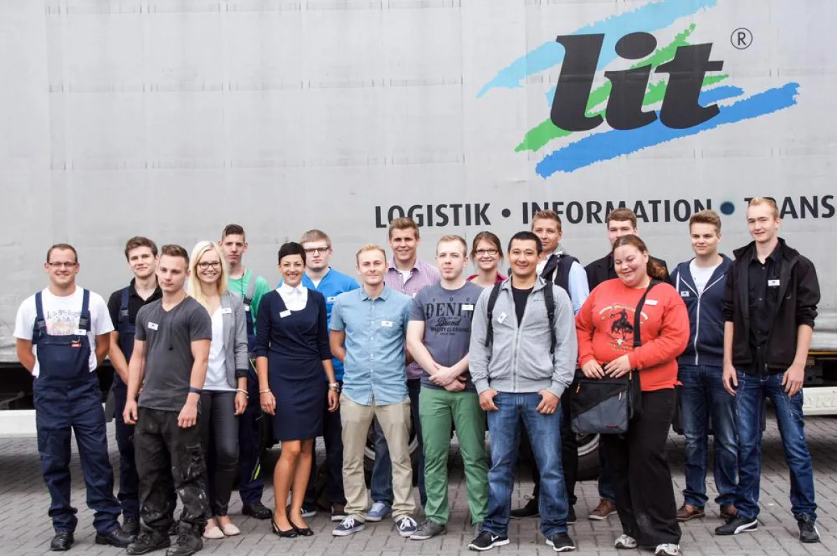 Start ins Berufsleben: L.I.T. AG begrüßt 17 neue Auszubildende