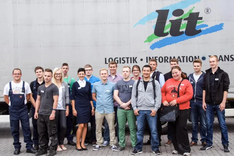 Bild: Start ins Berufsleben: L.I.T. AG begrüßt 17 neue Auszubildende