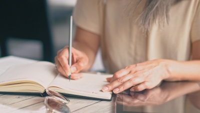 Notizen machen  (© Svyatoslav Lypynskyy - stock.adobe.com)